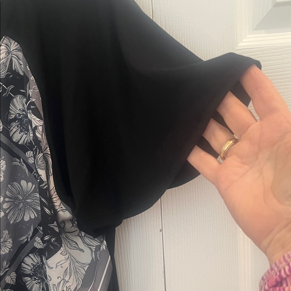 DG2 by Diane Gilman Black and Gray Floral Blouse - Picture 5 of 5